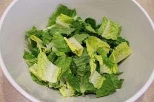 How To Make Caesar Salad - Romaine Lettuce